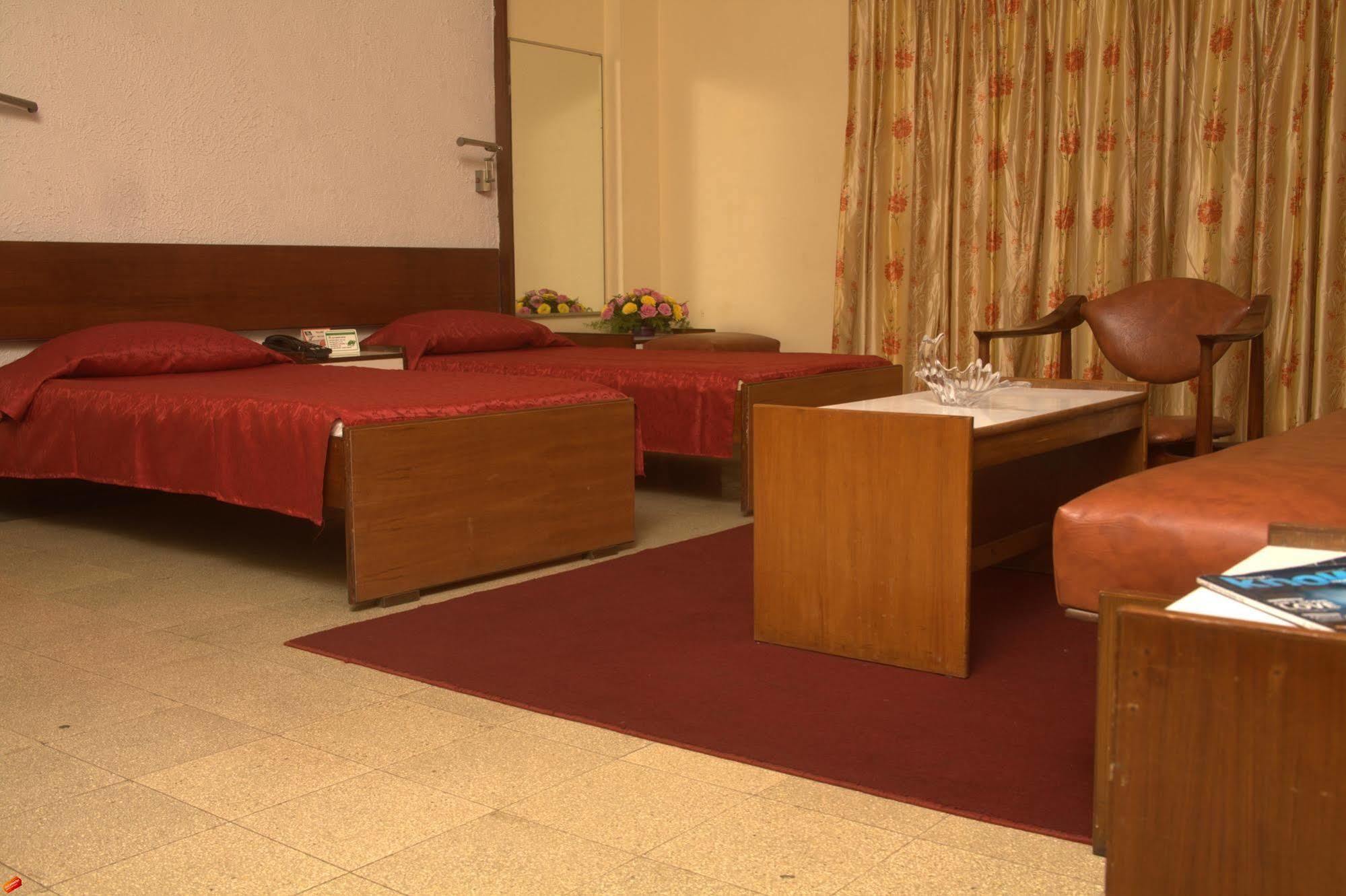 Sea Green Hotel Mumbai Exterior foto